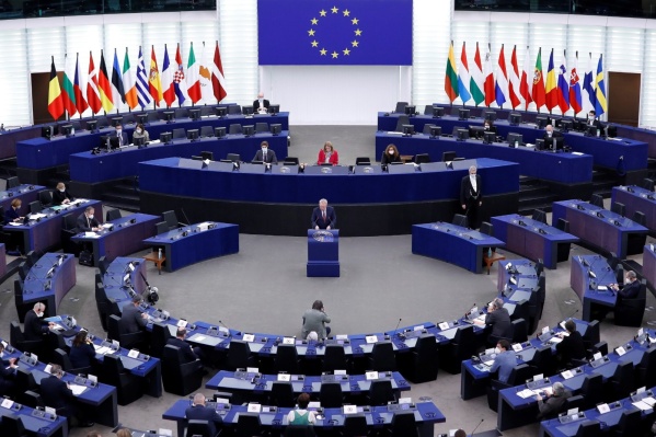 Desde el Parlamento Europeo aprobaron una ley que regularizará el uso de la Inteligencia Artificial