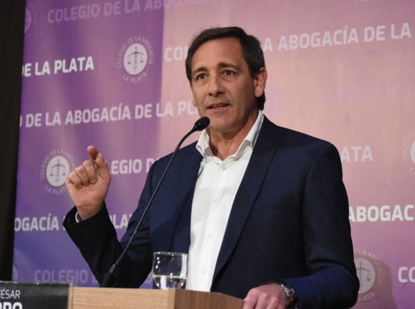 El mensaje de Garro tras reunirse con Alak: "Resolví no dictar resoluciones administrativas que afecten a la futura gestión"
