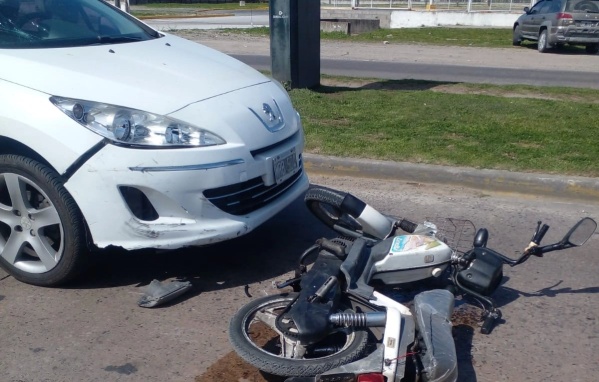 Una jubilada fue hospitalizada tras un accidente en Ringuelet