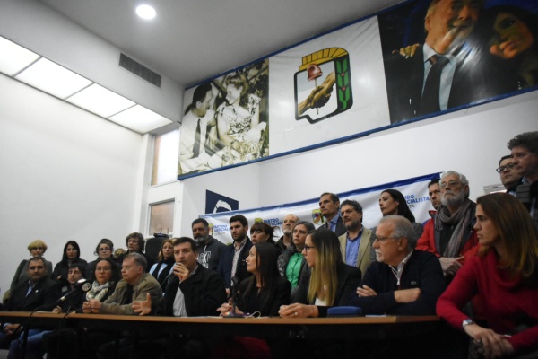 El PJ bonaerense repudi&oacute; los ataques sufridos durante el fin de semana: "Tenemos que ponerle fin a la violencia"