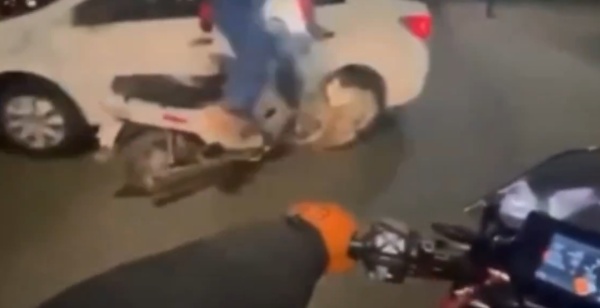 Caravana de motos en La Plata terminó con un choque y dos heridos: vecinos piden controles