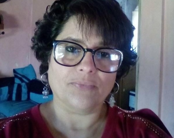 Vivía en 8 y 44, se enamoró de un hombre, quedó embarazada y él se mudó: ahora su hija lo busca con dos versiones