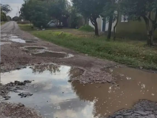 Vecinos de Olmos piden que se arreglen las calles