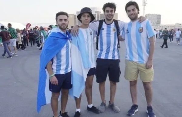 “Nos tatuamos a la China Suárez”: la impensada promesa de 4 amigos si Argentina clasifica