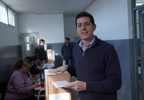 Wado de Pedro votó en Mercedes: "Vayamos a las urnas y decidamos nuestro futuro"