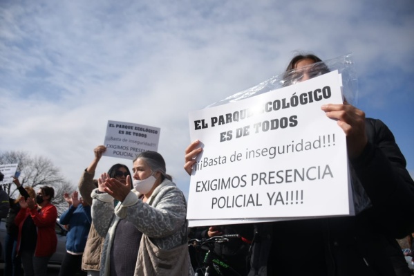 Vecinos se organizaron para marchar y reclamar mayor seguridad en el Parque Ecológico: "Estamos a la deriva"