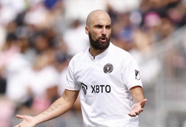 El "Pipita" Higuain anunci&oacute; su retiro del f&uacute;tbol