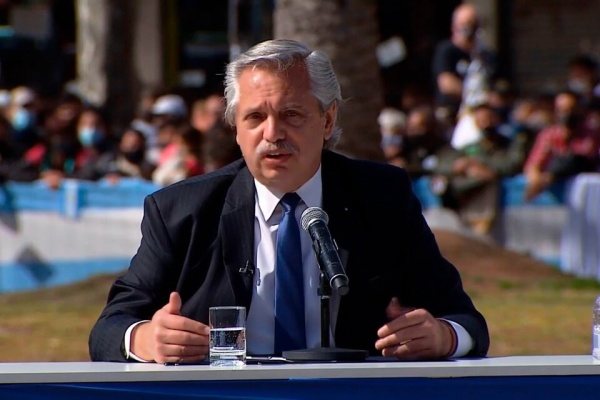 Fernández: “En los tiempos que cambiaban a San Martín por una ballena, no tenía sentido construir hospitales o universidades"