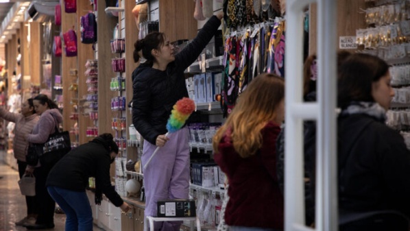 Las ventas minoristas cayeron 10,5% en agosto y en el año acumulan un retroceso de 16,2%