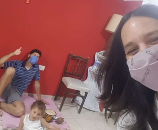 “Método Suzuki”, la propuesta de una docente platense para aprender desde la panza: "A los 4 años podés tocar el piano"