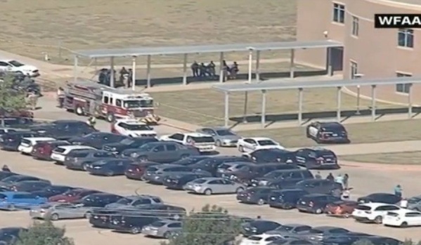Al menos tres personas heridas por un tiroteo en Texas