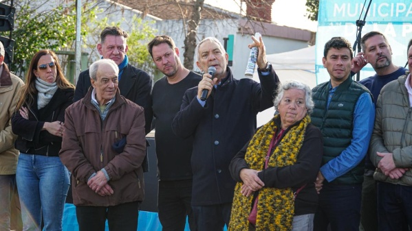 Alak participó de la celebración por el aniversario de Altos de San Lorenzo