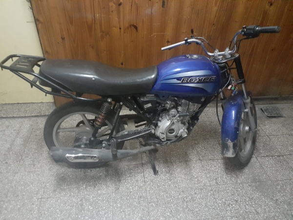 Un menor fue demorado por circular con una moto robada en Los Hornos