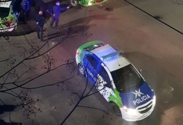 Motochorros apuñalaron a un taxista en 3 y 71