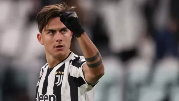 Dybala estaría buscando club en España y desde Barcelona lo habrían vetado