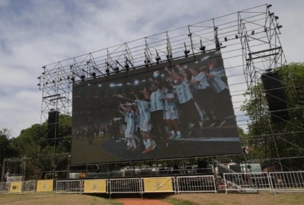 Se podrá ver el Mundial Qatar 2022 en las plazas de CABA