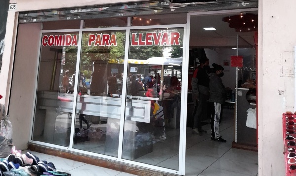 Una joven denuncia que se olvid&oacute; libros en un local de La Plata y no se los devolvieron: "Me siento triste y culpable"