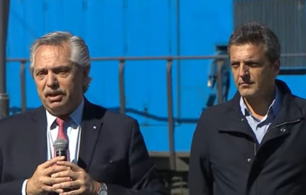 El Presidente encabezó el primer acto junto a Massa como ministro