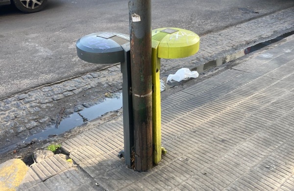 Vecinos de barrio Norte, furiosos con el estado de los cestos: "Tir&aacute; basura invisible"