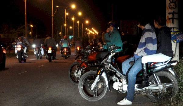 Nueva caravana de motos en La Plata sobre avenida 60 generó molestia en los vecinos
