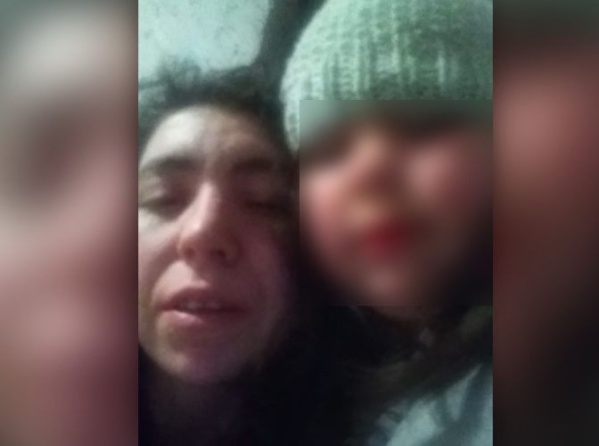 Es insulinodependiente, est&aacute; sola con su hija en La Plata y necesitan ayuda para el d&iacute;a a d&iacute;a