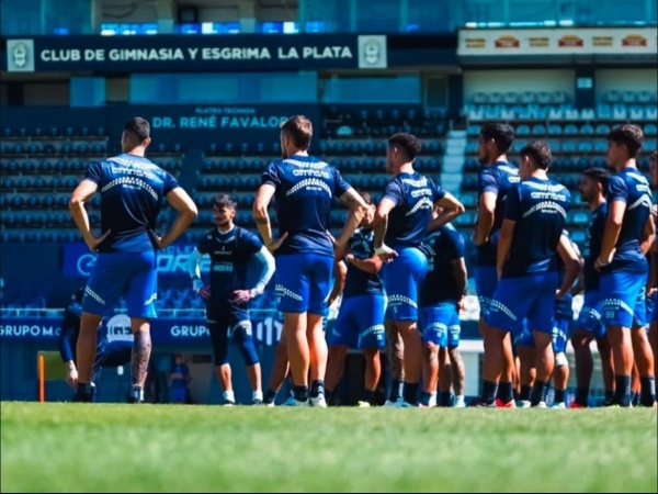 ¿Qué locura hizo un futbolista del Lobo para poder jugar en el club?