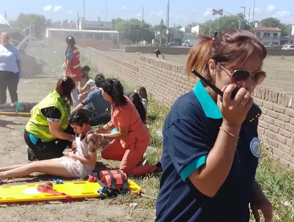 Aviones, actores, enfermeros y bomberos: el impresionante simulacro en La Plata ante una tragedia o catástrofe