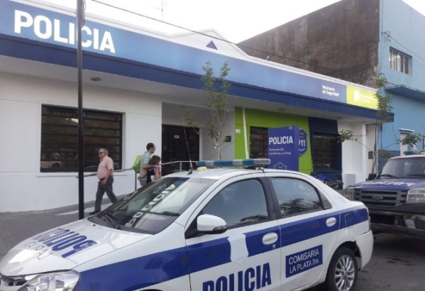 Detuvieron a un delincuente que atacó a una mujer en plena calle de Los Hornos