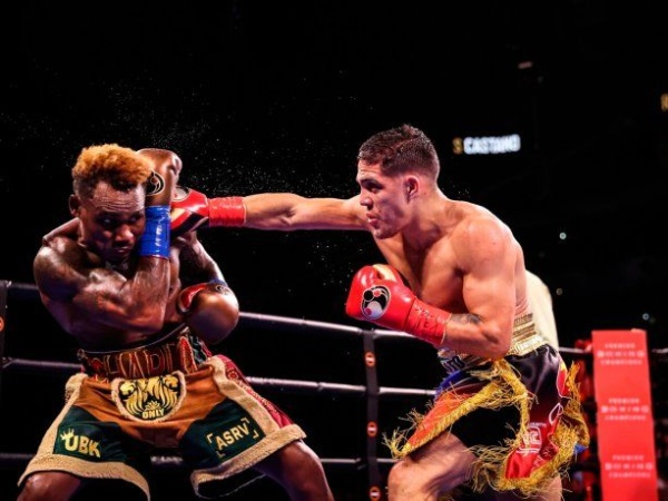 Brian Casta&ntilde;o vs. Jermell Charlo, postergado por lesi&oacute;n