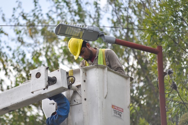 El Municipio colocó luces LED en Melchor Romero