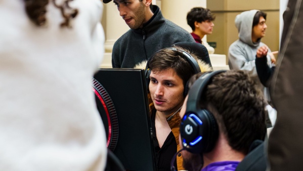 Eneas, el pibe que busca llevar el Esports platense a nivel profesional