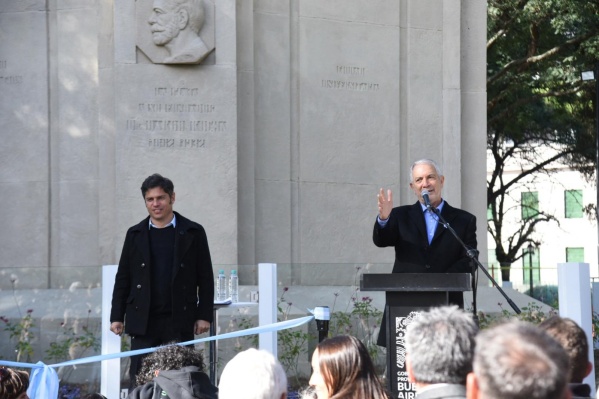 Se reinauguró la Plaza Rocha de La Plata con la presencia de Kicillof y Alak: "Es un proceso de reconstrucción de la ciudad"