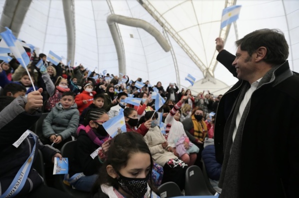 Axel Kicillof: "Belgrano cre&iacute;a como nosotros que la escuela ten&iacute;a que ser p&uacute;blica, gratuita y para todos y todas"