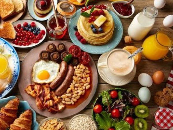 Un estudio reveló cuales son las mejores horas para desayunar y cenar