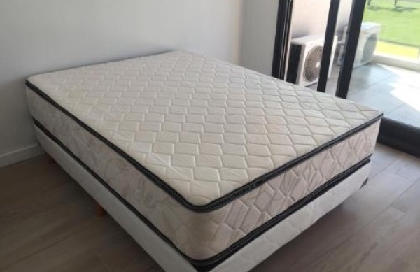 "Publican un precio y te lo quieren vender con otro": La odisea y el enojo de un platense para comprar un sommier