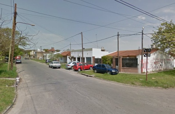 Caminaba por Los Hornos y un hombre la manoseó: el duro descargo que dio vuelta en las redes