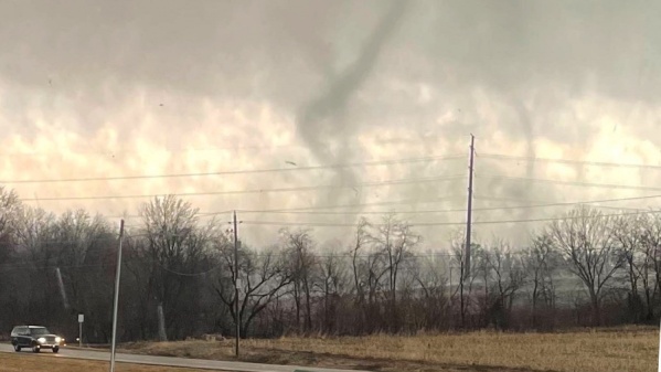 Fallecieron seis personas por un tornado en Estados Unidos