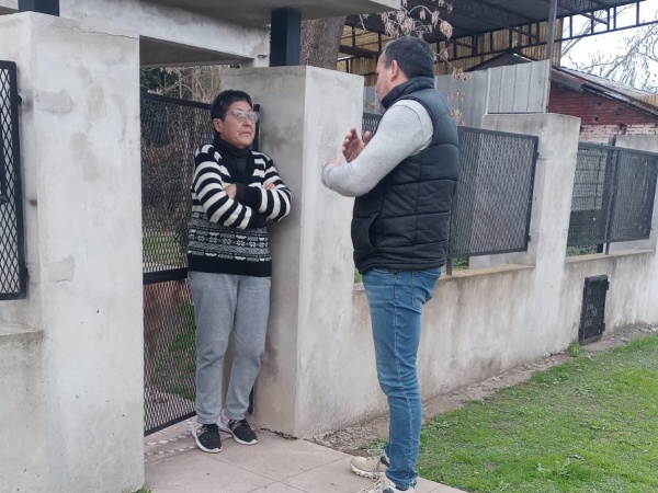 Pablo Swar encabezó una recorrida por el Barrio Obrero: "Los vecinos saben que oscurece y no pueden salir de sus casas"