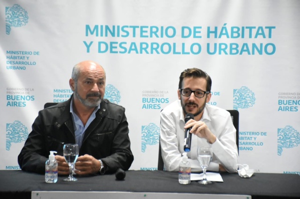 Simone y Secco encabezaron otro paso fundamental para la construcción de 150 casas en Ensenada: "Es extraordinario"