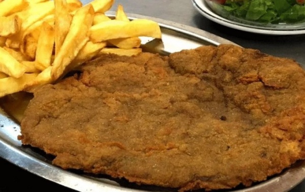 ¿Milanesas gratis? La extraña situación que vivió un platense en su casa