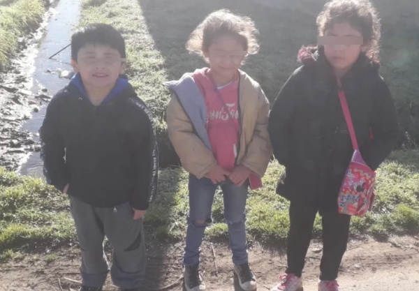 Una mamá de La Plata busca ayuda junto a sus 6 hijos para construir una casilla