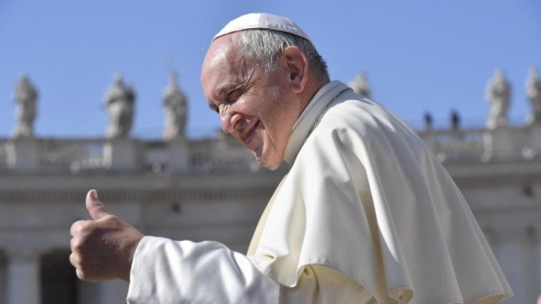Papa Francisco celebra sus 85 años junto a refugiados asiáticos y africanos