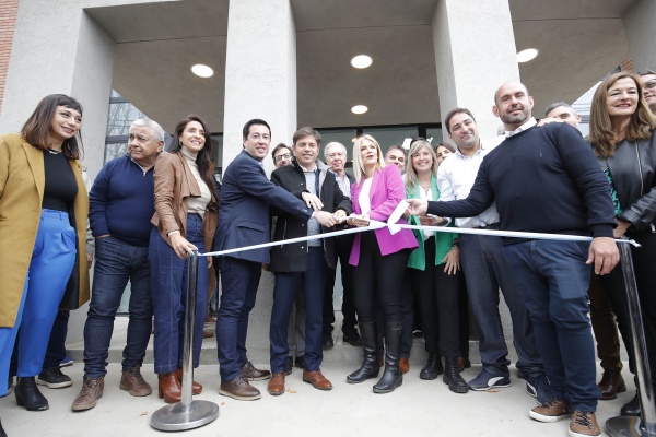 Kicillof inauguró la primera Casa de la Provincia para facilitar el acceso a las prestaciones del Estado en el interior