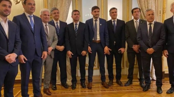 Se realizar&aacute; una cumbre entre gobernadores dialoguistas por la Ley Bases: qui&eacute;nes estar&aacute;n