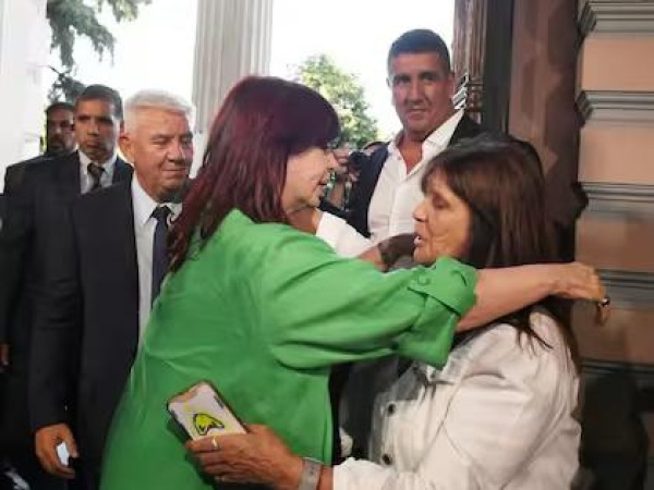 Teresa García: "Si hay desdoblamiento, Cristina será candidata"