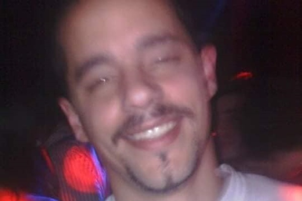 Una mam&aacute; platense acusa a un hombre de abusar de sus hijas: "Viv&iacute; con un monstruo"