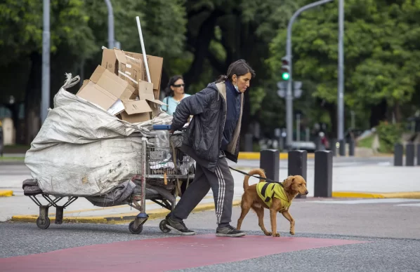 Escaló la pobreza y llegó a más de la mitad de la población en el primer semestre de 2024