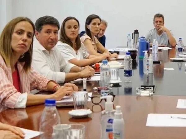 Diputados de Uni&oacute;n por la Patria se reunieron con Massa y propondr&aacute;n un proyecto de alivio fiscal para monotributistas