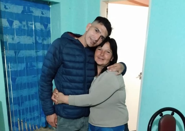 Es de Chaco y busca a su padre en La Plata: "No tengo rencor, entiendo que a veces suceden cosas en la vida"