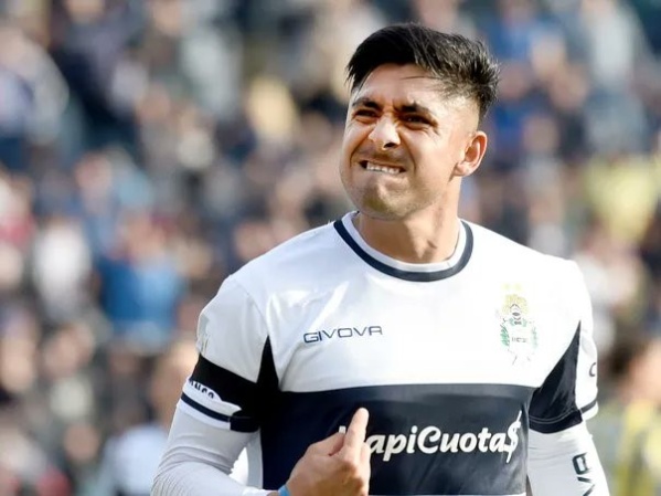 Cristian Tarragona le respondió a los hinchas de Gimnasia tras los insultos